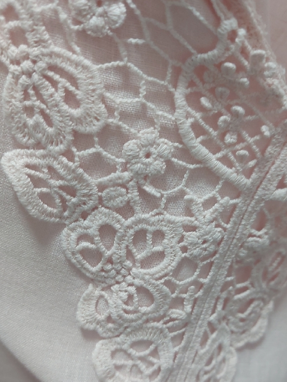 Lace-Trim V-Neck 100% Linen Tunic Top - Light Pink, Made in Italy - Picture 5 of 6